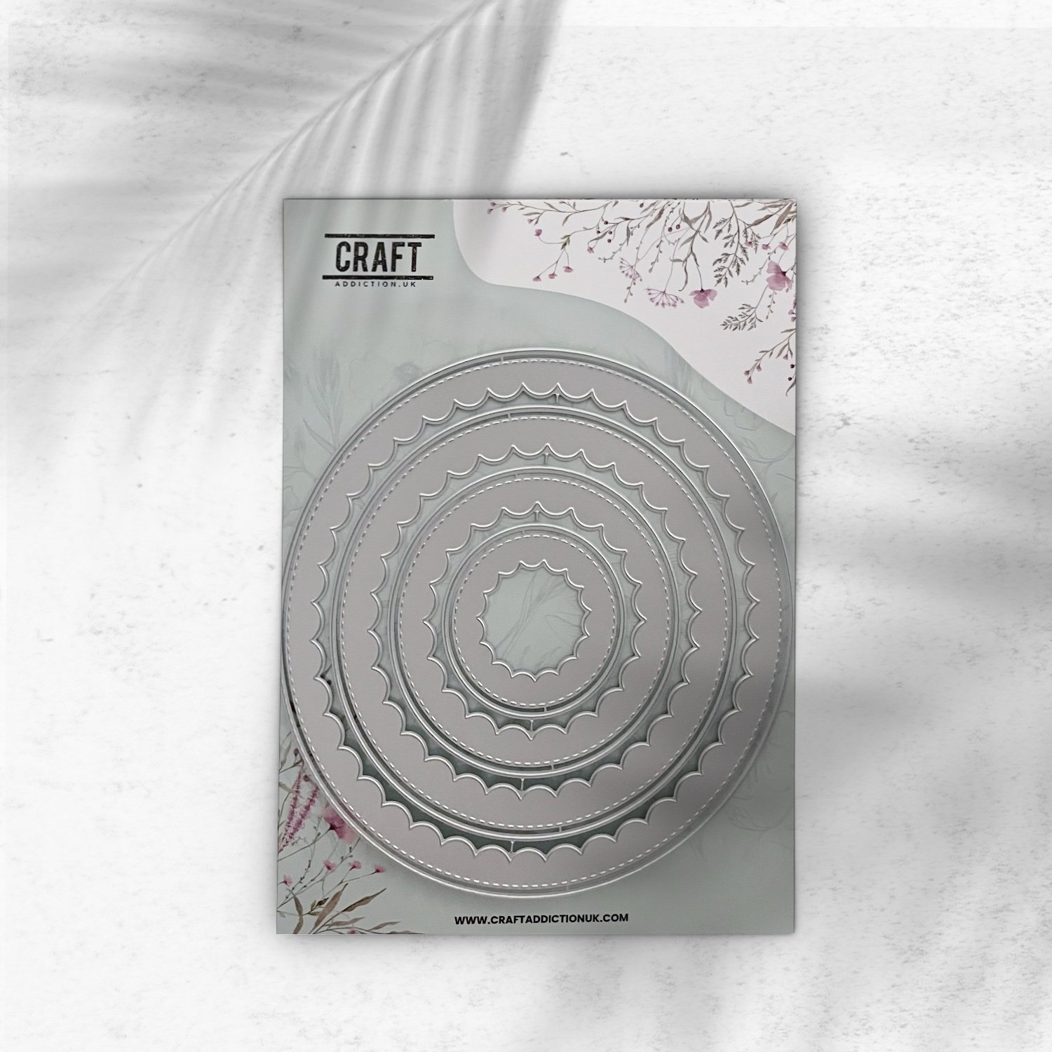 Luxe Circle Inverted Scallop Frames